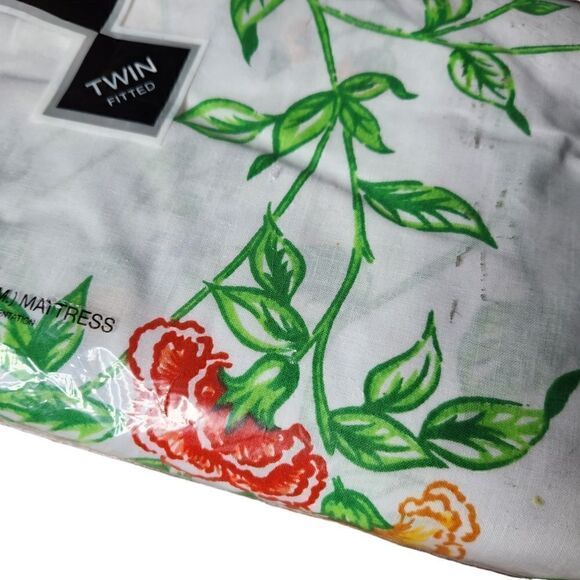 Vintage Lady Pepperell Twin Fitted Bed Sheet White Floral No Iron Muslin NEW - Picture 5 of 5